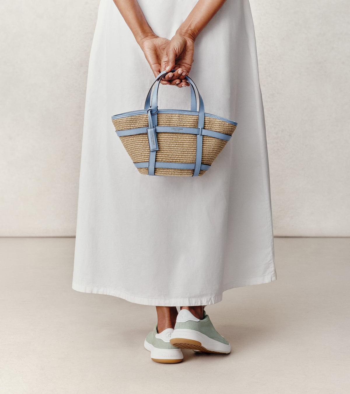 U08157:NATURAL RAFFIA/HYDRANGEA:0000